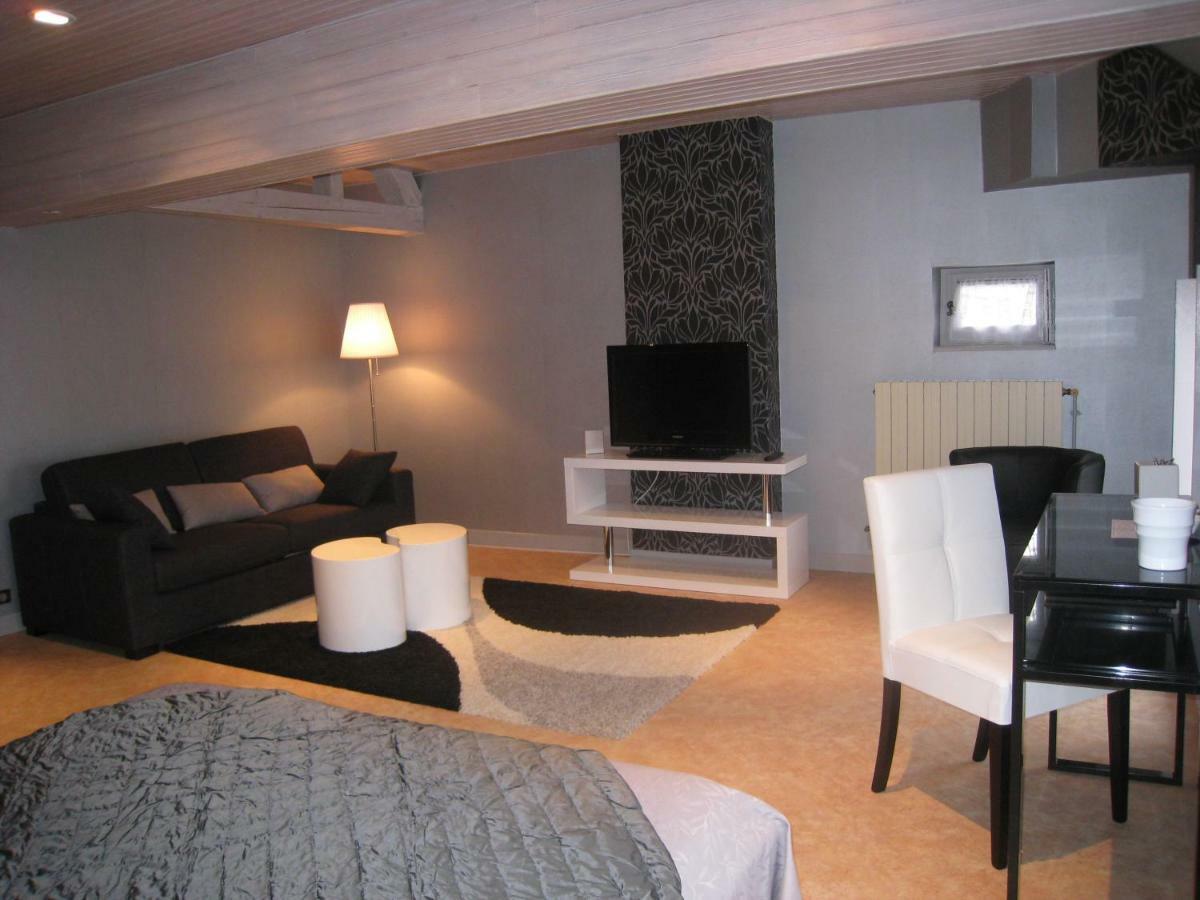 La Chambre D'Amis La Costignieres Montgueux Экстерьер фото