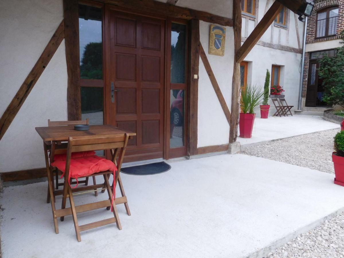 La Chambre D'Amis La Costignieres Montgueux Экстерьер фото