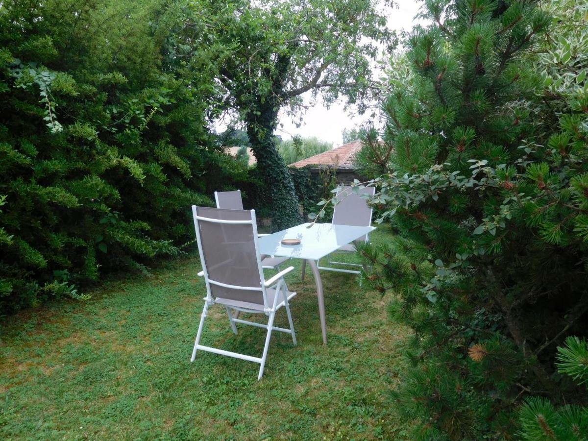 La Chambre D'Amis La Costignieres Montgueux Экстерьер фото